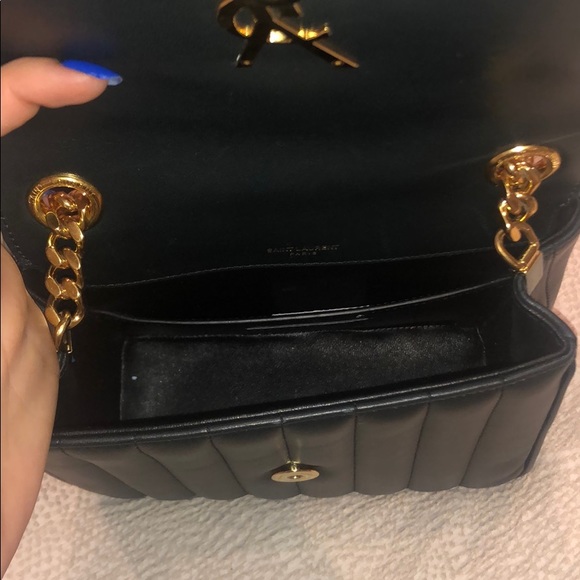 Saint Laurent Shoulder Vicky Medium Matelasse - Picture 6 of 9